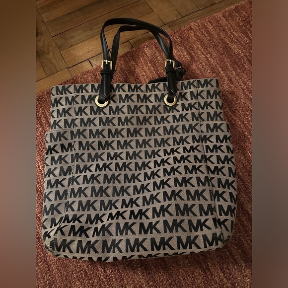 Michael Kors Handbags - Michael Kors Tote Bag